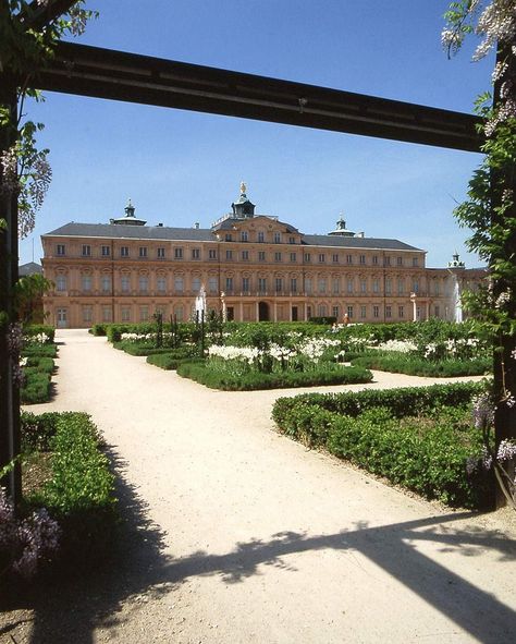 Rastatt Residential Palace, A view of the gardens and the palace