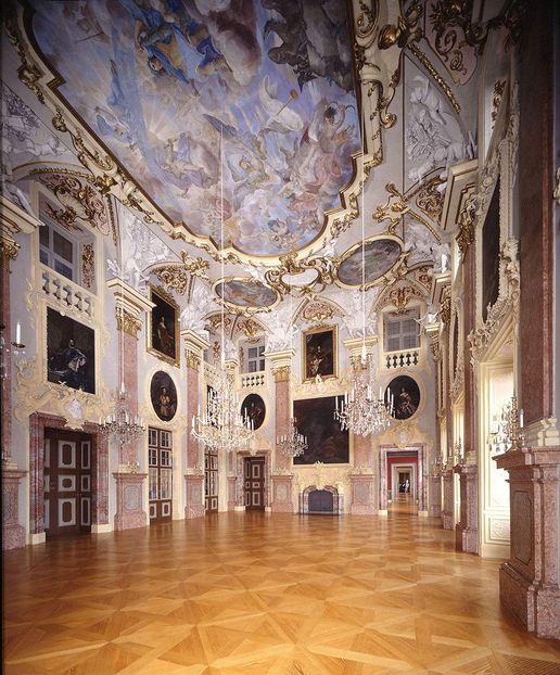 Château Résidentiel de Rastatt, Vue dans la salle des ancêtres