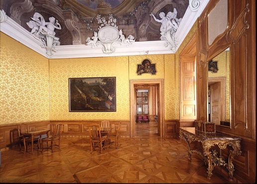 Château Résidentiel de Rastatt, Vue dans le salon jaune