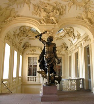 The original thunderbolt-wielding statue of Jupiter