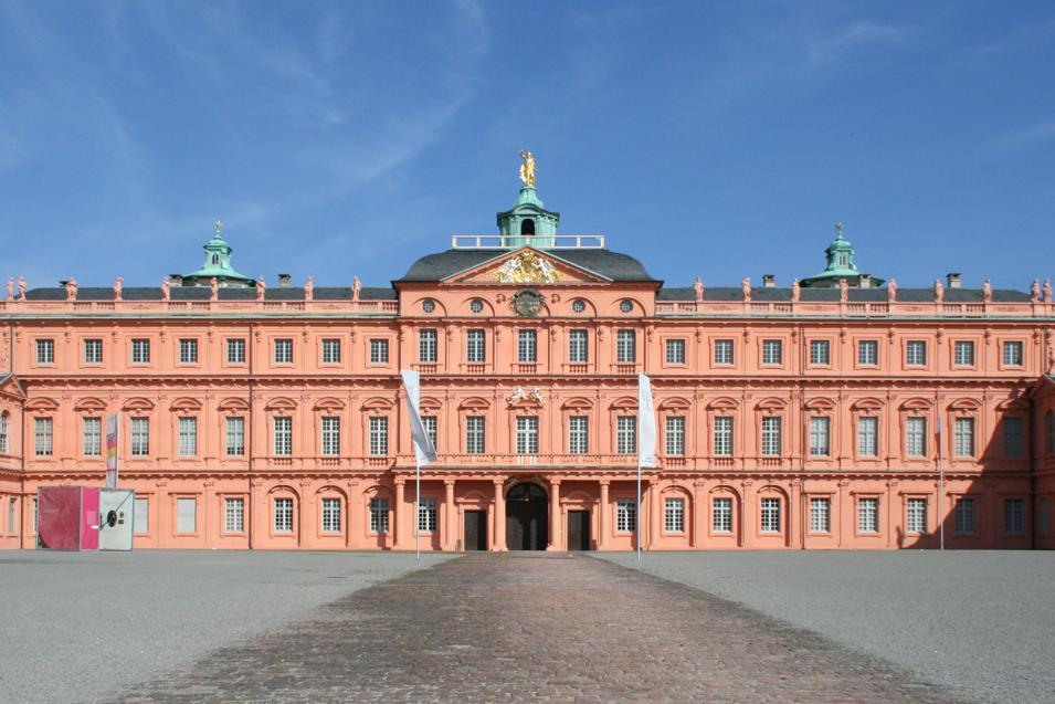 Frontalansicht des Residenzschlosses Rastatt