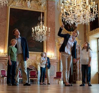 Residenzschloss Rastatt, Familie im Schlosssaal