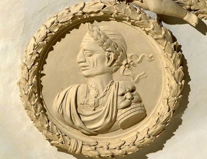 Stucco likeness of Julius Cesar