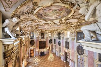 Residenzschloss Rastatt, Großer Saal mit Marmor und Goldverzierungen