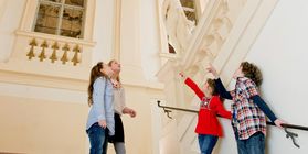 Schüler im Residenzschloss Rastatt