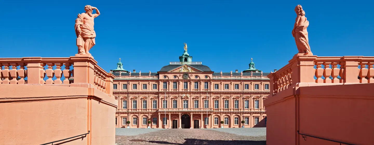 Château résidentiel de Rastatt, escalier menant à la cour d'honneur
