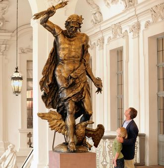 Residenzschloss Rastatt, Original der Jupiter-Statue im Vorraum des Ahnensaals