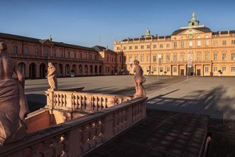 Residenzschloss Rastatt, Großer Platz vor dem Schloss