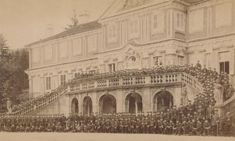 Residenzschloss Rastatt, Soldaten vor dem Schloss