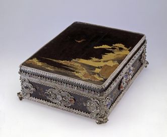 Rastatt Residential Palace, Japanese lacquer box  with lacquered lid and filigreed European silver trim