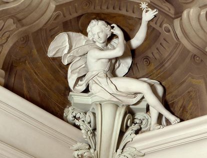 Representational stucco decor in the yellow drawing room in the margravine's apartment